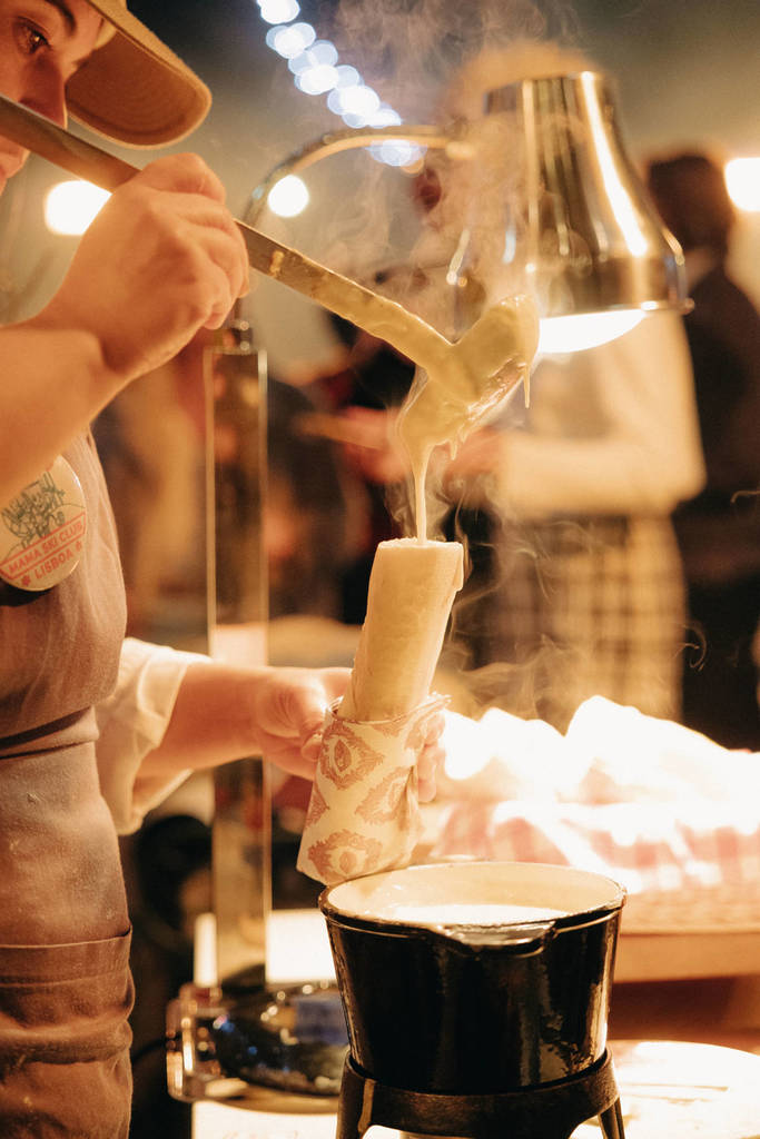 Käsefondue auf der Après-Ski-Party im Mama Shelter