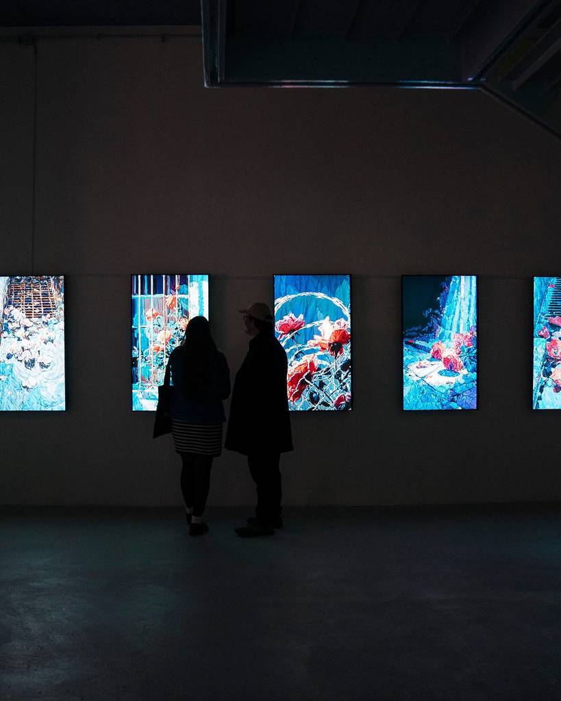 Exposición Wrong Side of the Fence en la galería Eterna.