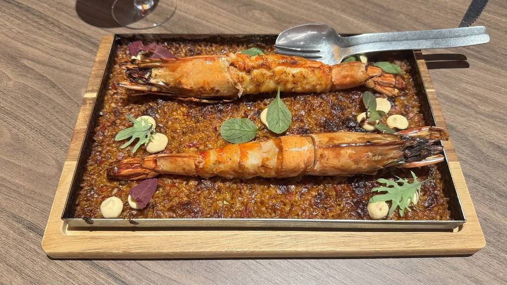 Oven-baked rice with tiger prawns at the 550º restaurant