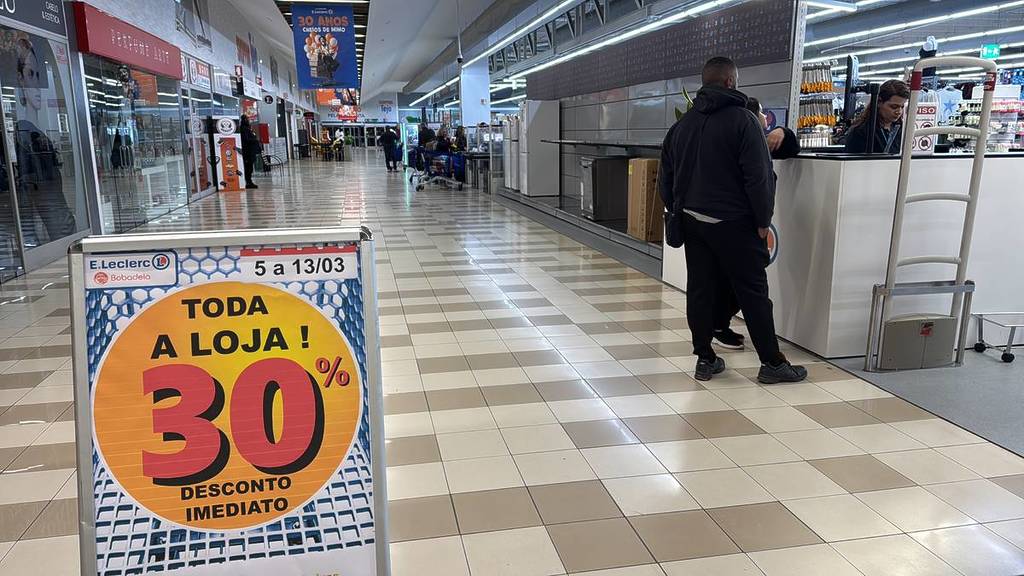 Supermercado E.Leclerc vai fechar e até 13 de março está a vender tudo com 30% desconto (em toda a loja)