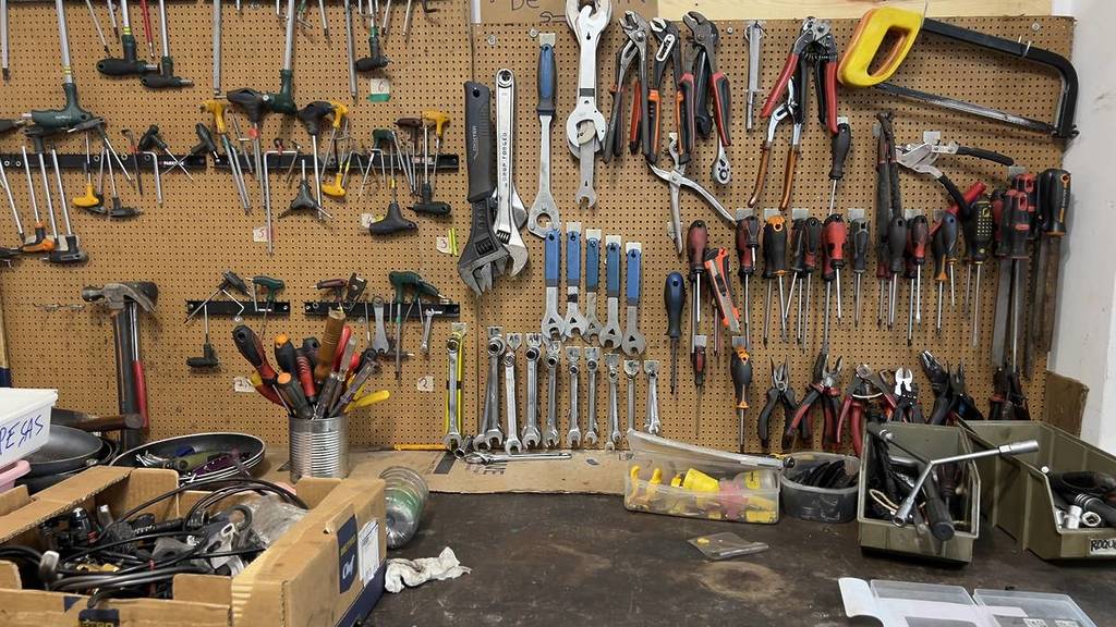 herramientas de taller para arreglar bicicletas