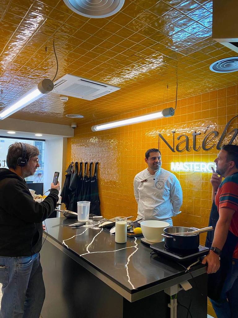 valter, ringo e chef joão batalha na masterclass de pastéis de nata na pastelaria Nat'elier