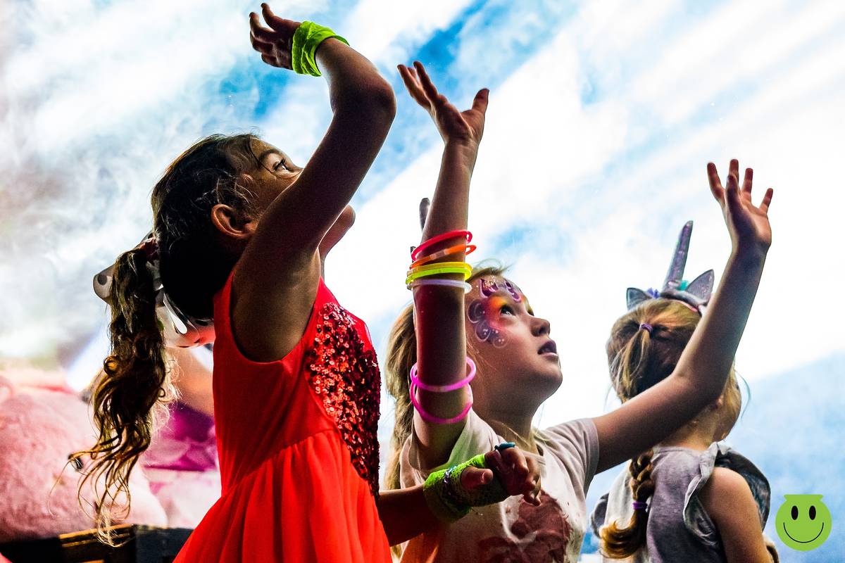 Renowned Family Rave Makes Waves on a Lisbon Rooftop: The Hit Event Uniting Generations with Techno Beats 15 big fish little fish family rave