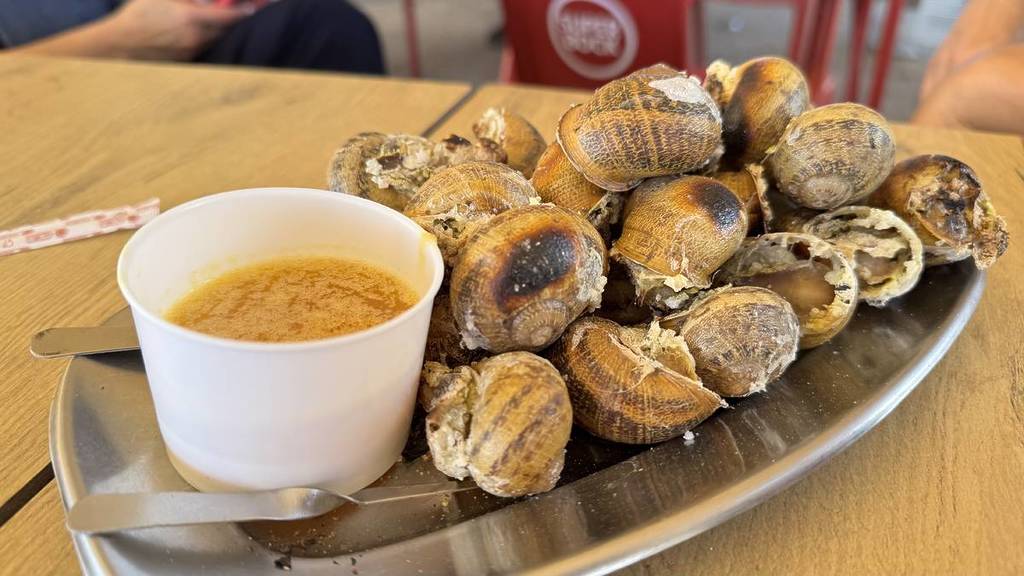 Caracoletas assadas na tasca do pratas