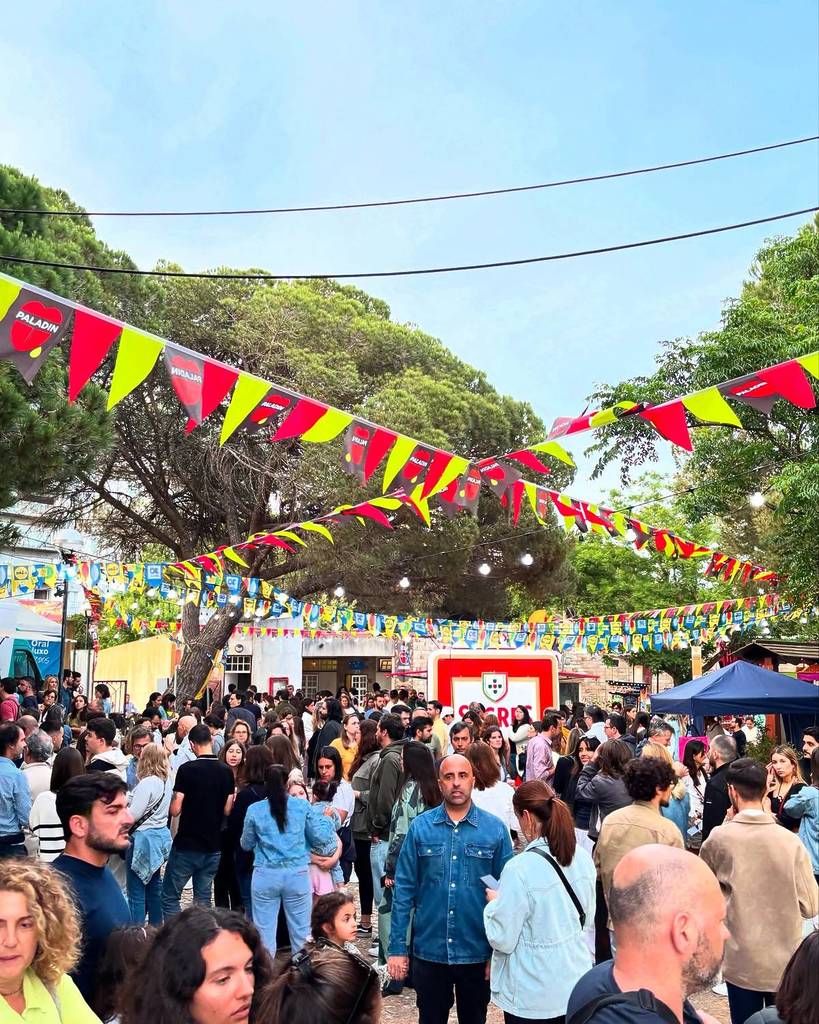people at the dance at the Grande Arraial de Belém