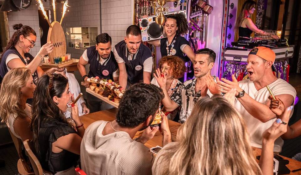 A nova festa de Lisboa fica no Mama Shelter: junta sobremesas XXL, shots, câmaras Polaroid e outras surpresas a partir de 14€