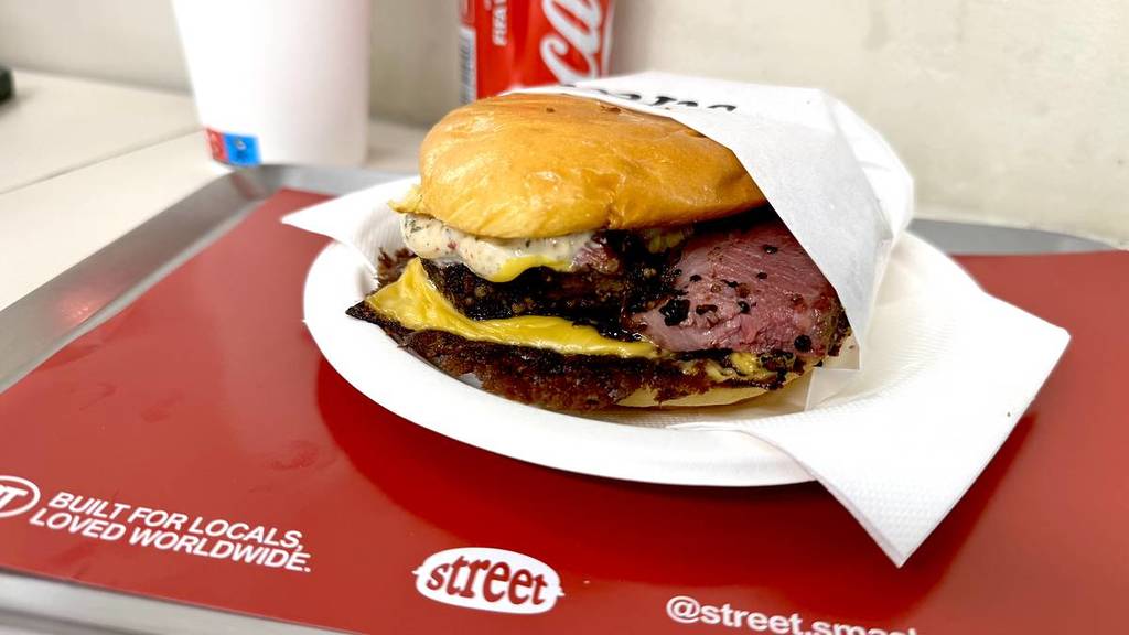 street smash burger + kau pastrami 