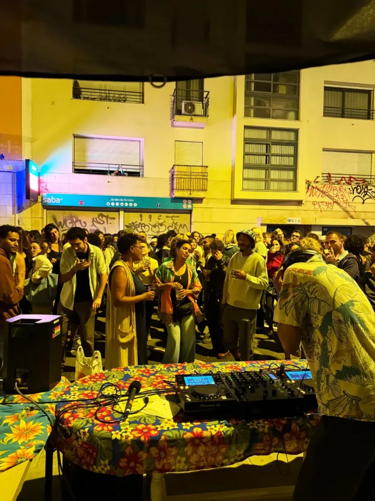 DJ à l'Arraial Que Deu à Arroios
