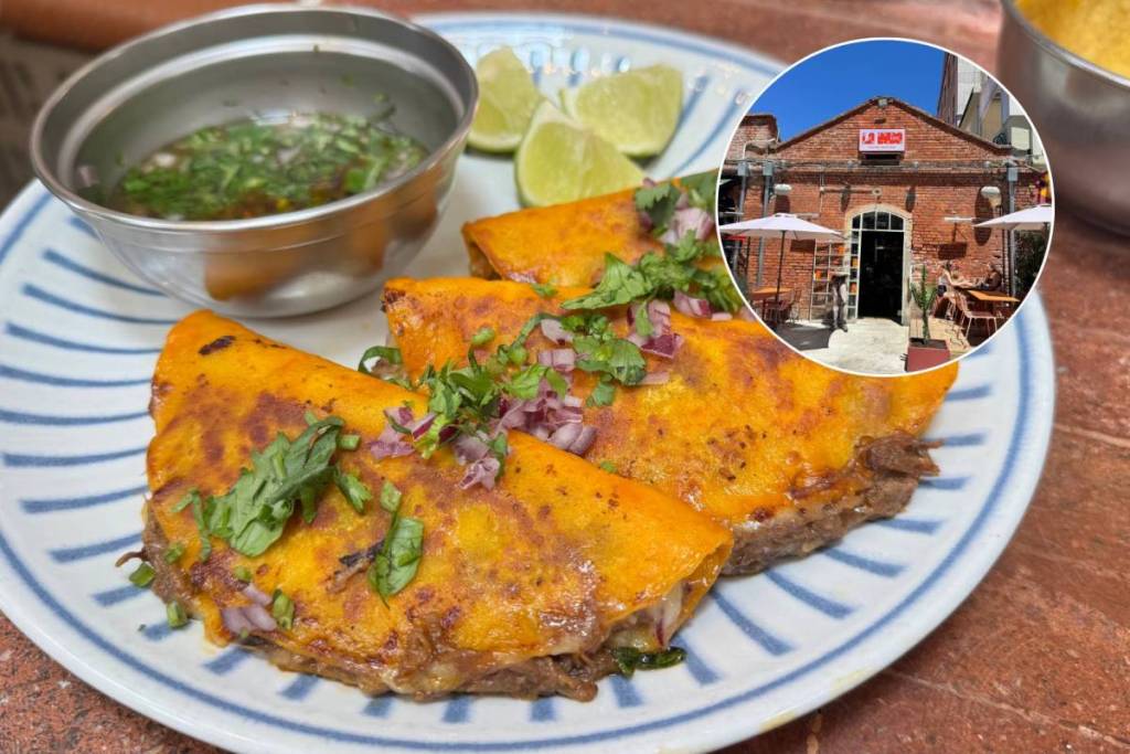 quesadillas and the entrance to the Mexican restaurant La Ruda