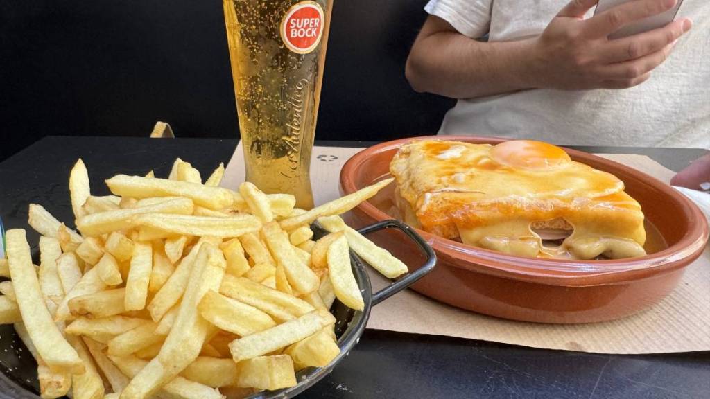 Francesinha im „The Dog“ 