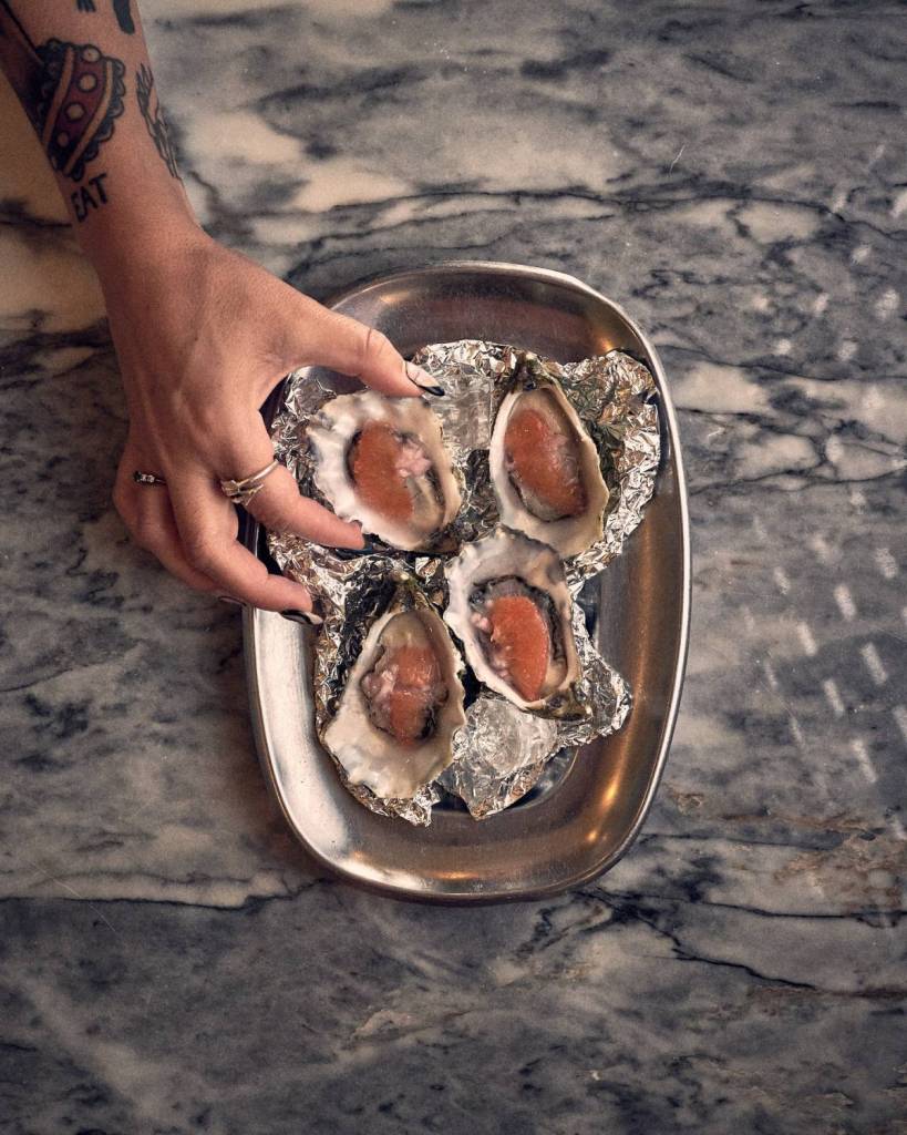 Oysters in Lisbon, at Taberna Meia Porta 