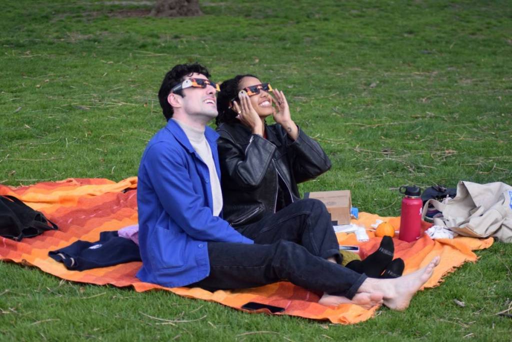 assistir ao eclipse solar em direto