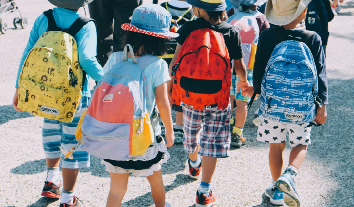 As aulas estão quase a começar: secundário inicia mais tarde e novo calendário escolar traz quatro “pontes” oficiais para planeares as tuas férias