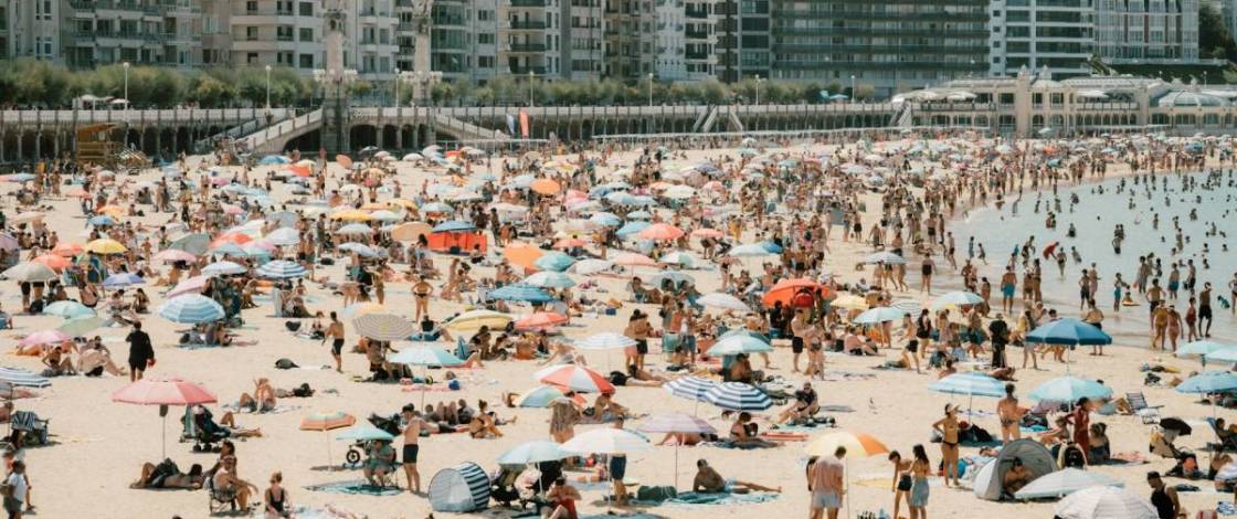 Férias em 2027: como aproveitar 46 dias de folga com apenas 13 dias de férias