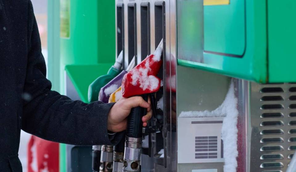 Un’altra settimana, un altro aumento: i prezzi dei carburanti schizzano di nuovo alle stelle — e c’è un sito dove puoi scoprire la stazione di servizio più economica