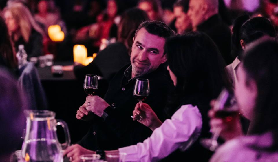Die Weinverkostung ohne Regeln und ohne Schnickschnack kommt nach Lissabon: „An Idiot’s Guide to Wine“ verbindet Stand-up-Comedy mit internationalen Weinen