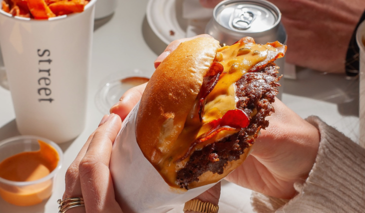 Viciantes e muito gulosos: esquece as hamburguerias tradicionais e descobre o no