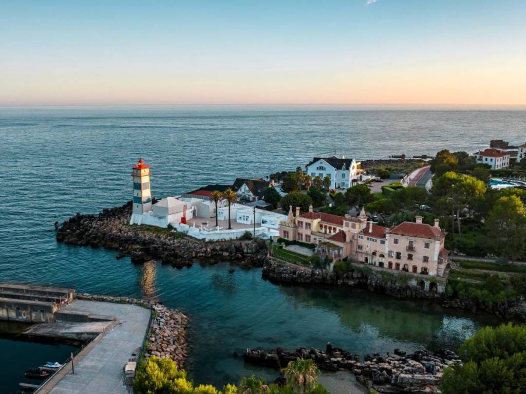 viagem entre faróis pela costa de cascais