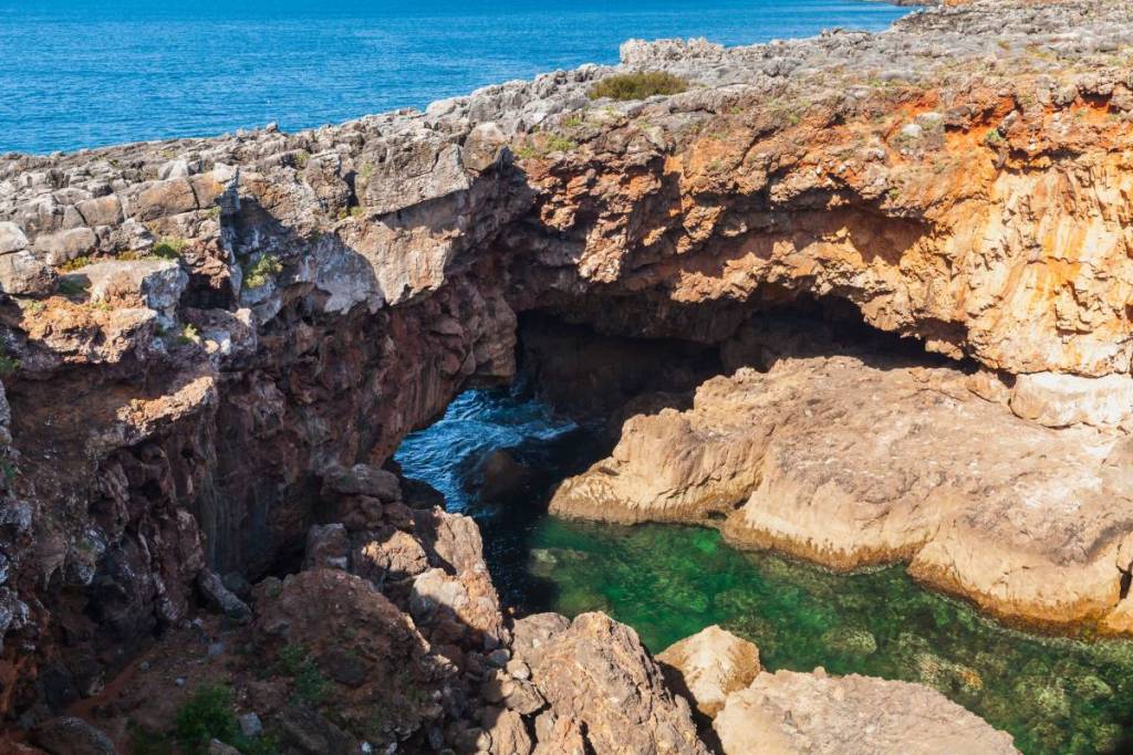 A gruta da Boca do Inferno