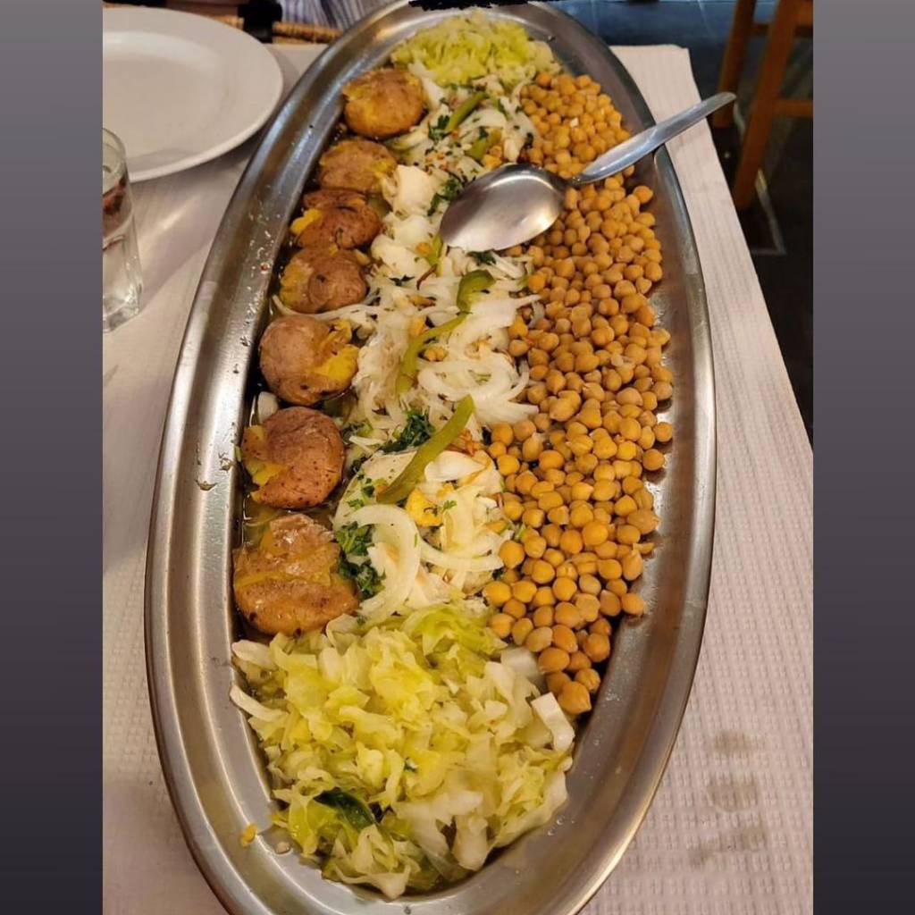Stockfisch mit Kichererbsen im „Zé da Mouraria“ 