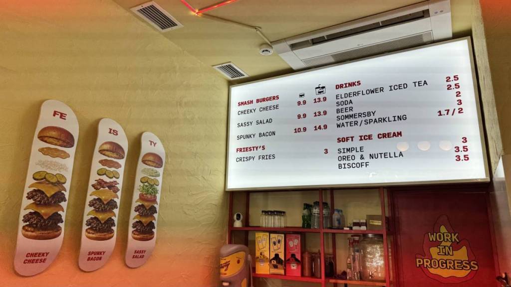 menu du restaurant de smash burgers « Feisty »