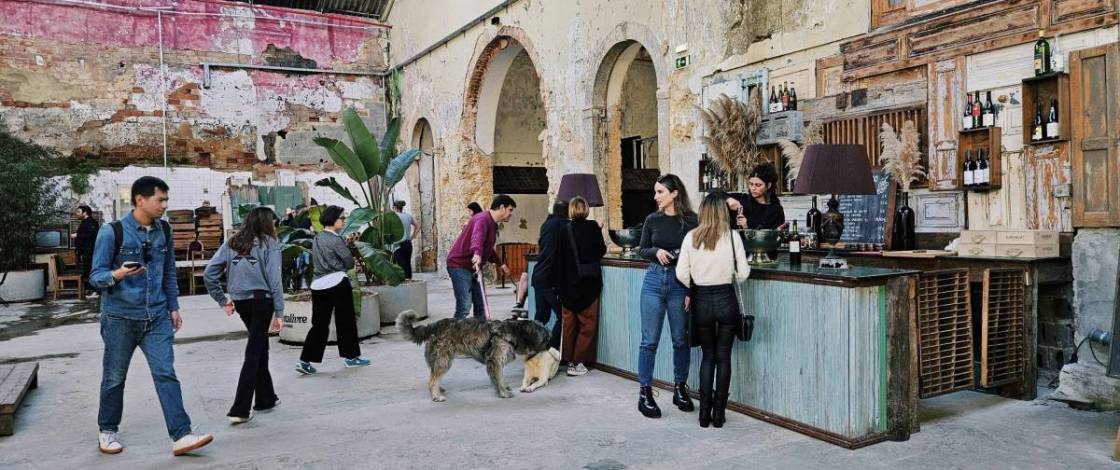 Em 2021, o 8 Marvila converteu espaço abandonado num dos polos mais populares de Lisboa; três anos depois, a área interior esvazia-se, mas as artes e a comida recusam-se a abandonar o local