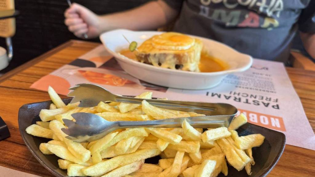 Francesinha Pastrami Frenchie