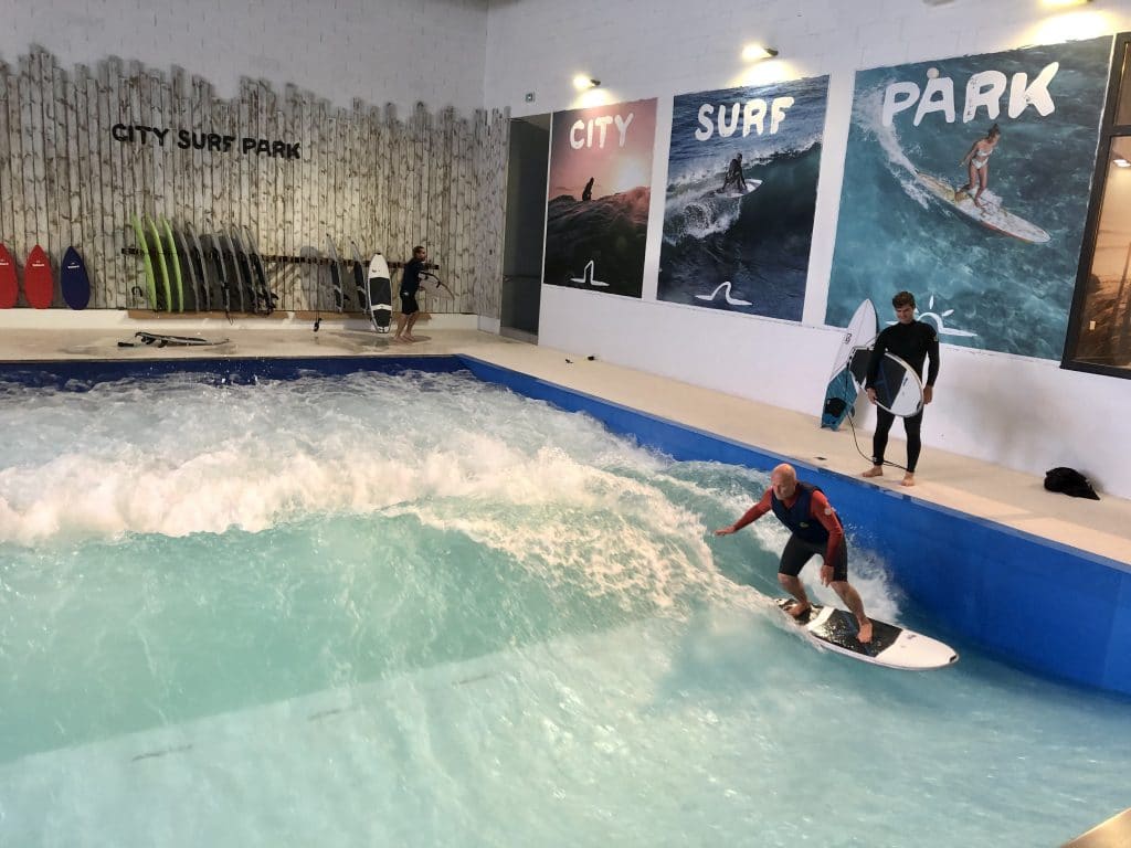 City Surf Park la plus grande vague de surf indoor d'Europe