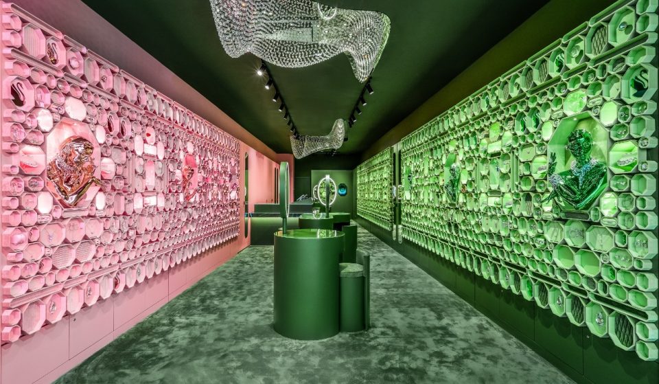 Une bijouterie lyonnaise se transforme en magnifique écrin brillant et multicolore !