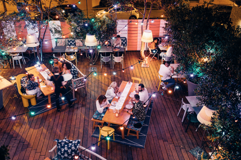 Bon plan : l’Hôtel Mama Shelter de Lyon propose des nuits avec petit-déj’ et rosé pour deux !