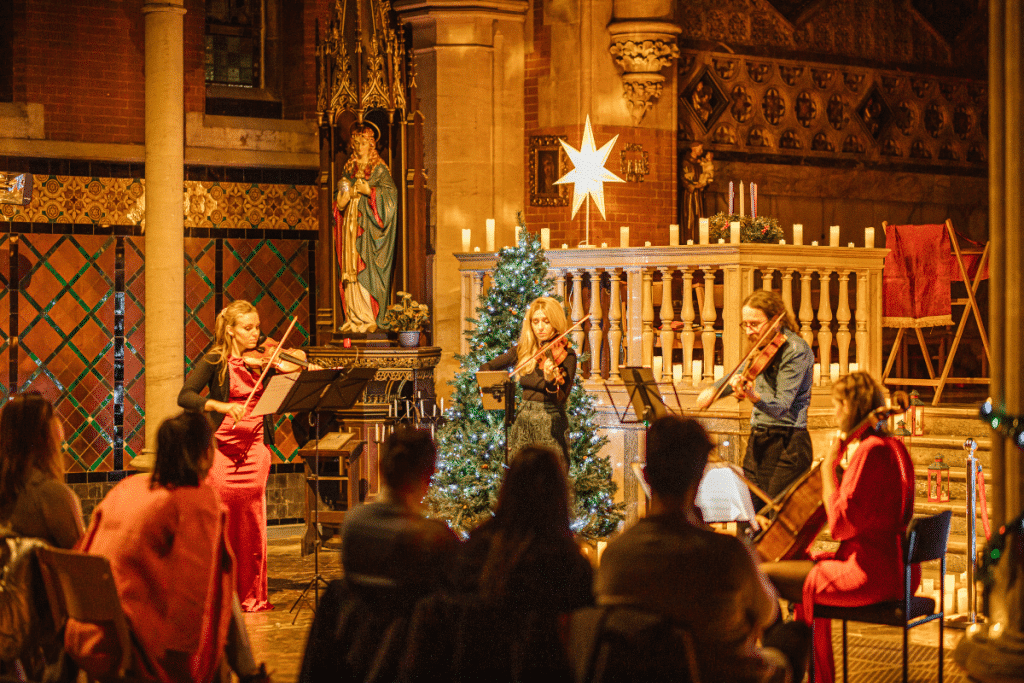 Plongez dans l’esprit des fêtes avec Candlelight Noël à la Chapelle de la Trinité !