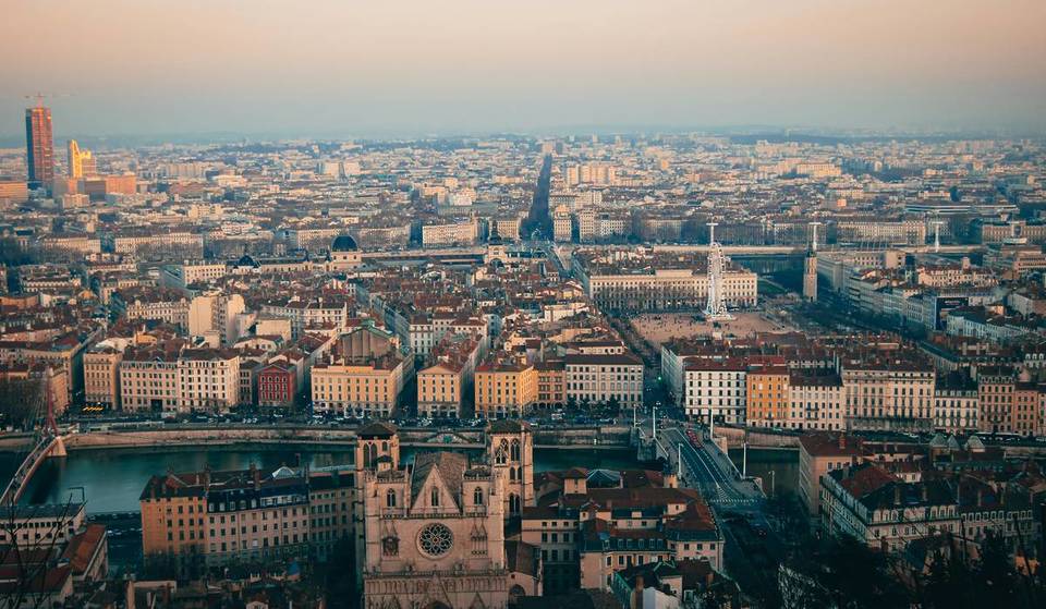 The Fête des Lumières, the first weekends on the slopes, concerts by -M- or Gojira, the Christmas market&#8230; what can you do in Lyon in December?