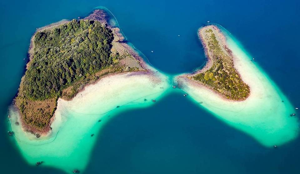 Just 1h30 from Lyon, these two magnificent and little-known islands have nothing to envy the Maldives.