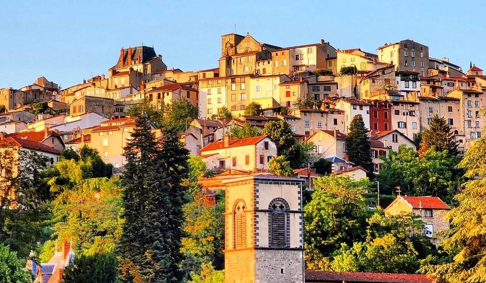 1h30 from Lyon, this small medieval town in the heart of a nature park is the world capital of an object you use every day.