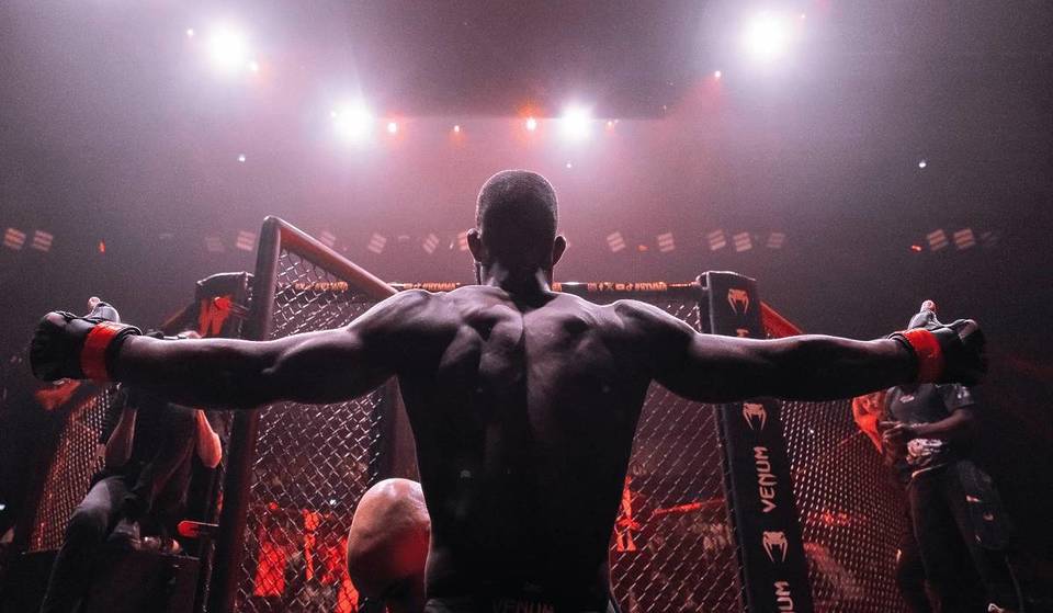 Just 1 hour by train from Lyon, enter the arena for an evening and witness the phenomenon of MMA fighting.
