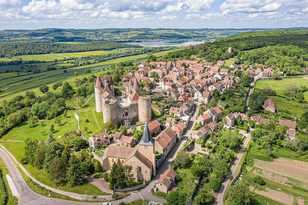 Châteauneuf, l’un des plus beaux villages de France