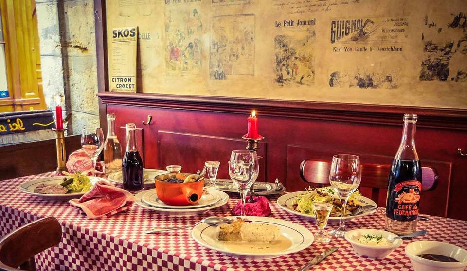 Ce bouchon, datant de 1872, est l’une des plus anciennes institutions lyonnaises encore en activité &#8211; Paul Bocuse, entre autres, y avait ses habitudes