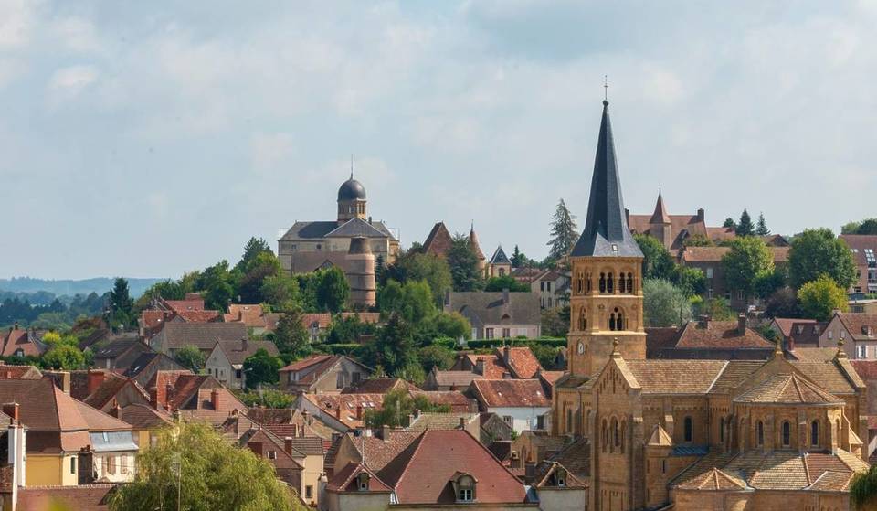 Just 1h30 from Lyon, this charming town is nicknamed the &#8220;Little Venice of Burgundy&#8221; &#8211; and boasts some of the best meat in the world!