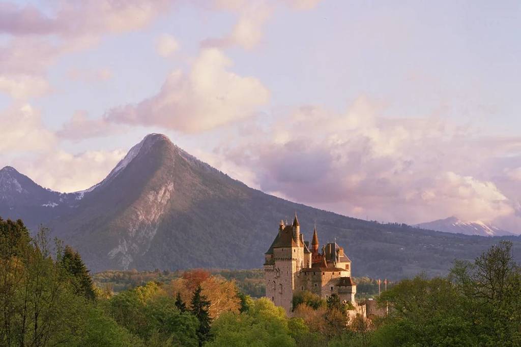 Le Château de Menthon-Saint-Bernard