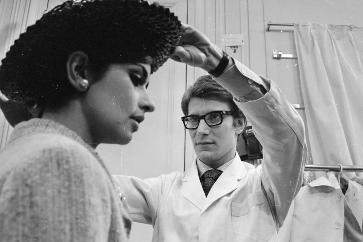 Yves Saint Laurent " Du crayon à la couture" Lyon