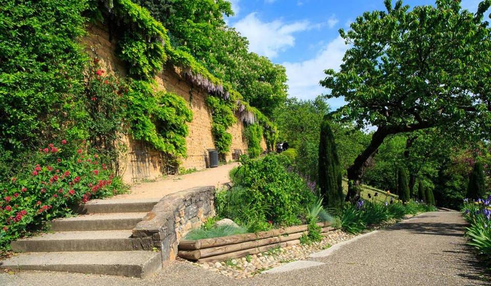 À Lyon, niché sur les hauteurs, ce jardin du XIXe siècle classé Monument historique se refait une beauté – ce qu’il faut savoir et où découvrir les plus beaux panoramas pendant les travaux
