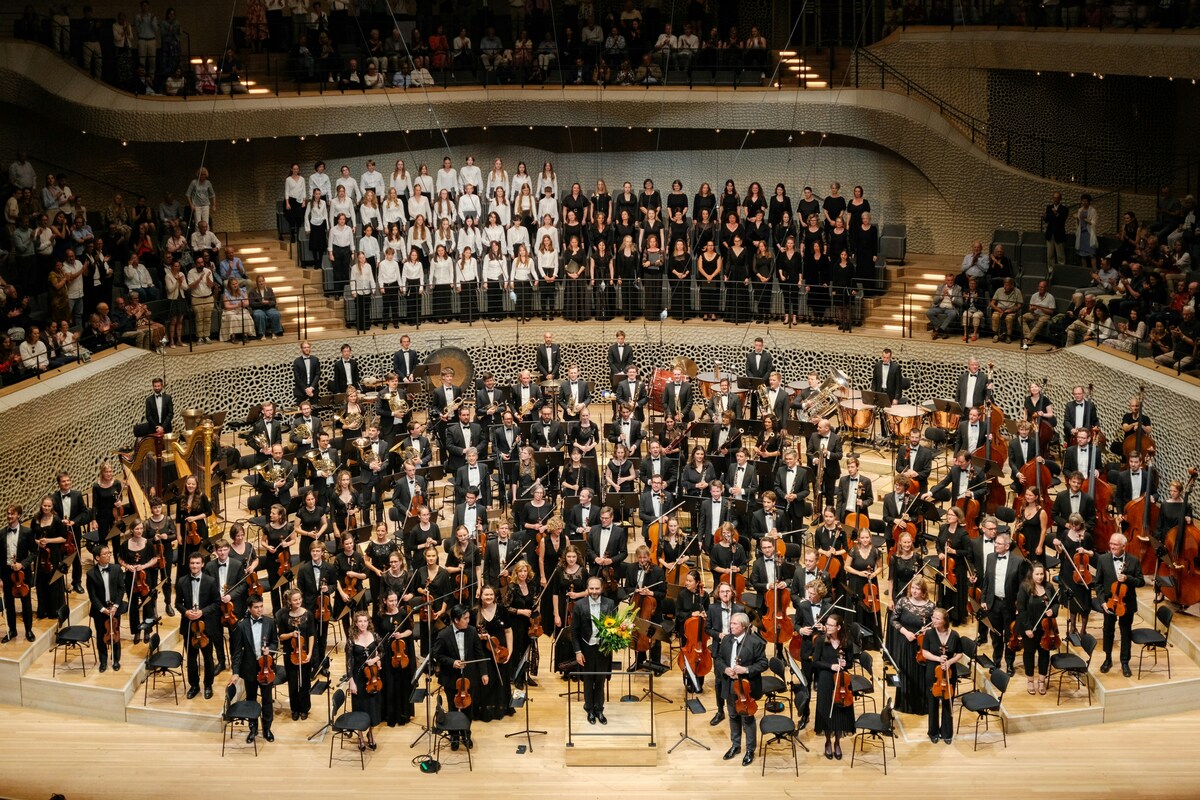 Photo d'un orchestre après représentation