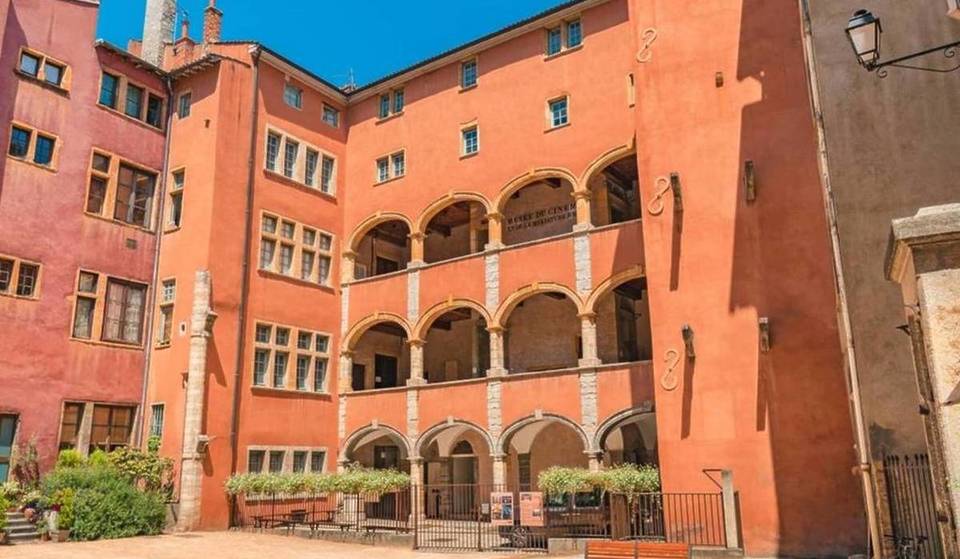 Cet objet mythique tiré d’un film culte des années 90 a été la vedette de la cérémonie des Césars 2026 – vous pouvez le voir exposé dans un musée entièrement dédié au cinéma à Lyon