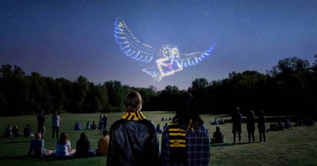 In the skies above Lyon, the legendary adventures of Harry Potter™ will come to life with this unprecedented show featuring 1,200 drones and a ballet of LED bracelets