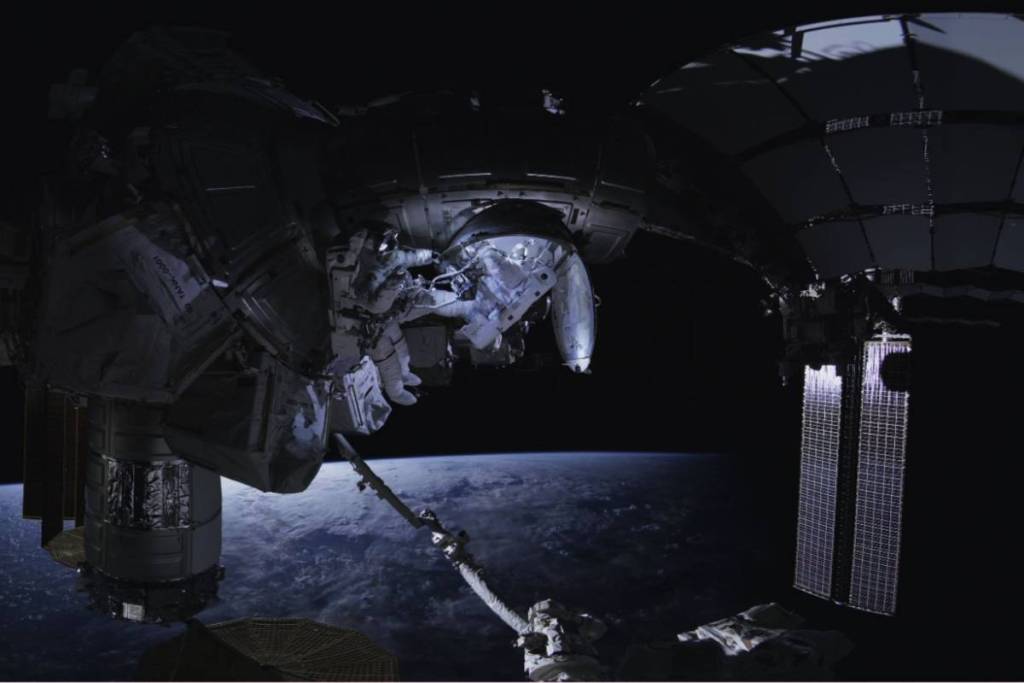 Space Explorers: The ISS Experience - Lyon