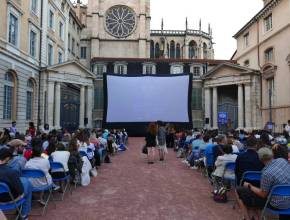 En plein centre de Lyon, ce festival proposera gratuitement la projection de plusieurs grands films en plein air et une masterclass avec le parrain Olivier Marchal sera même organisée