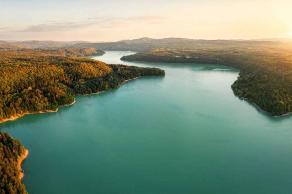 Lake Vouglans