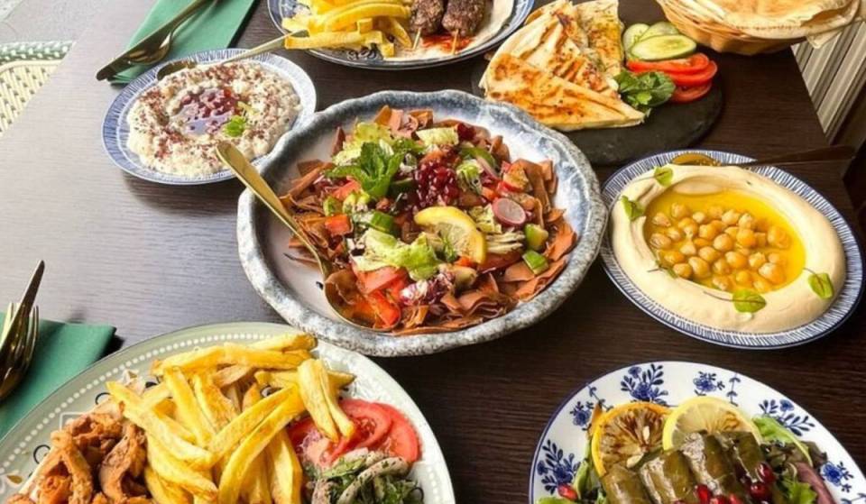 With over 10,000 reviews on Google and an average rating of 4.9/5, this restaurant is considered one of the best in the city—it offers a set menu for €23