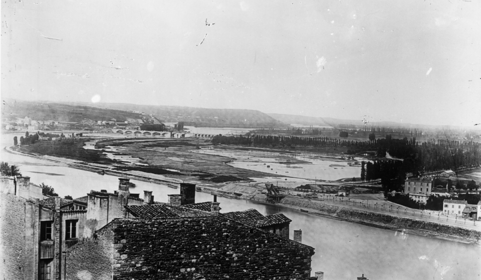 Before 1857, this neighborhood of Lyon was a swamp; nearly 170 years later, the Tête-d’Or Park is considered one of the most beautiful in France.