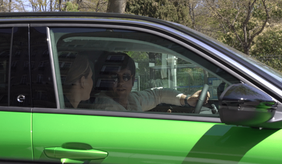Los artistas Paul Antón y Bea Aiguabella nos enseñan su Madrid en el nuevo Opel Mokka